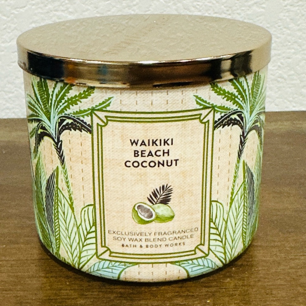 Bath & Body Works Waikiki Beach Coconut Scented Candle — Green and Cream Label